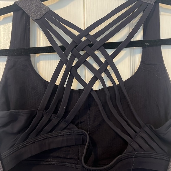 Lululemon tank top size 6 - Picture 4 of 5